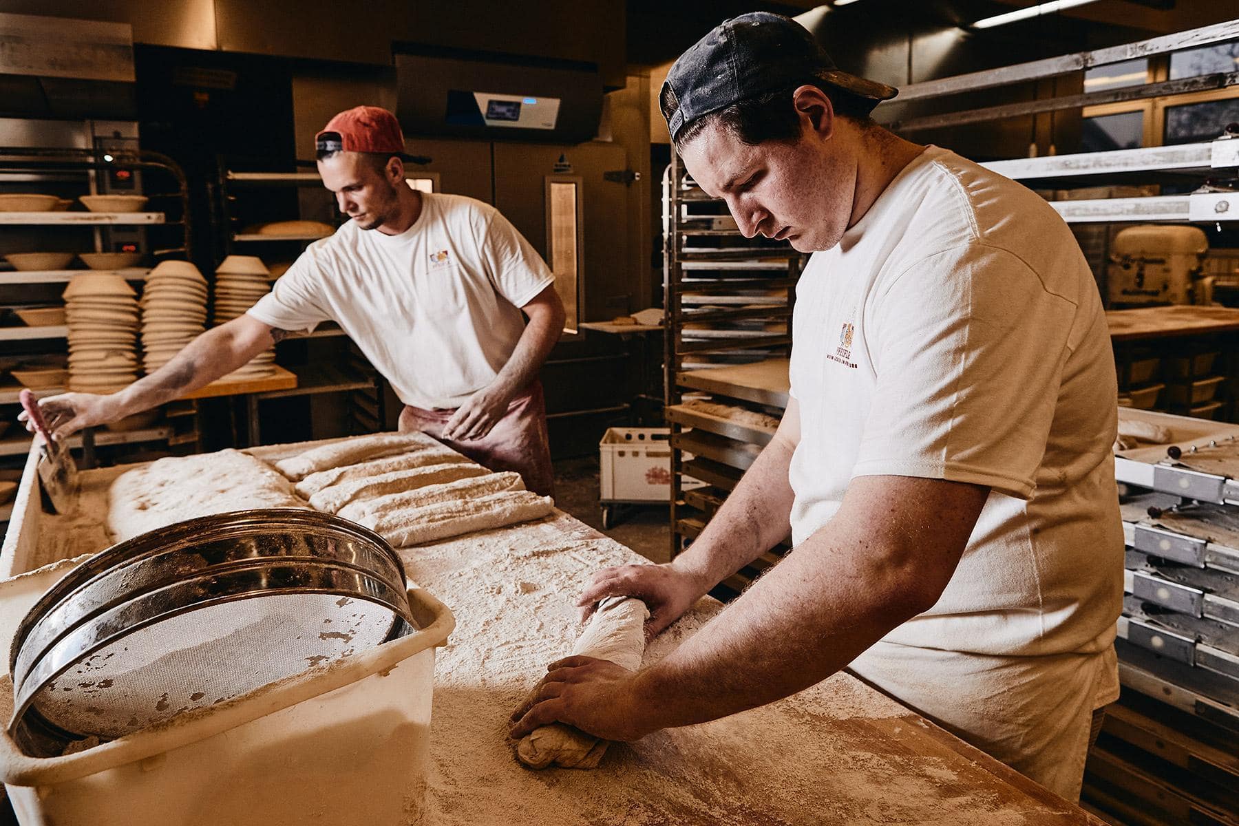Brotherstellung, Brot, Handwerk, Backwerk, Bäckerei, Pfeifle, Andreas Gerhardt, Nacht