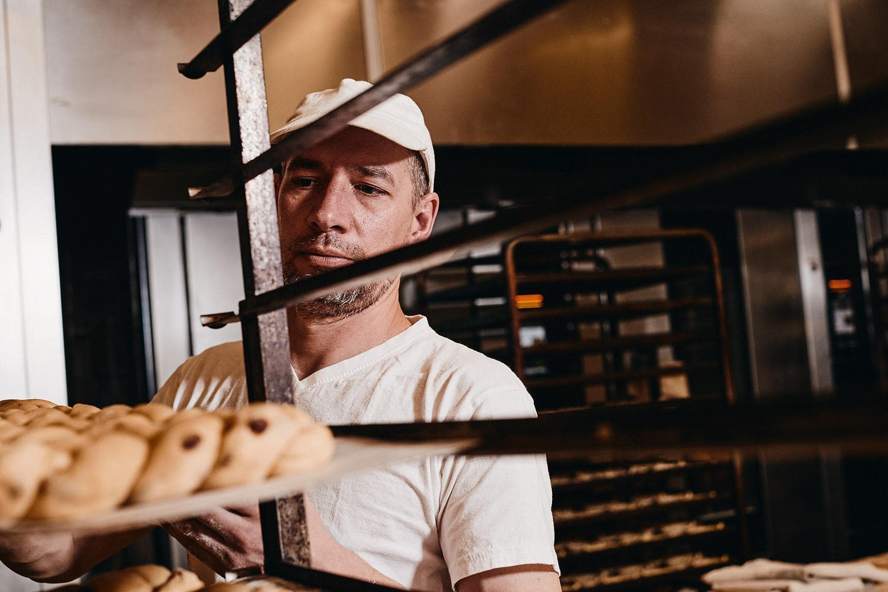 Brotherstellung, Brot, Handwerk, Backwerk, Bäckerei, Pfeifle, Andreas Gerhardt, Nacht