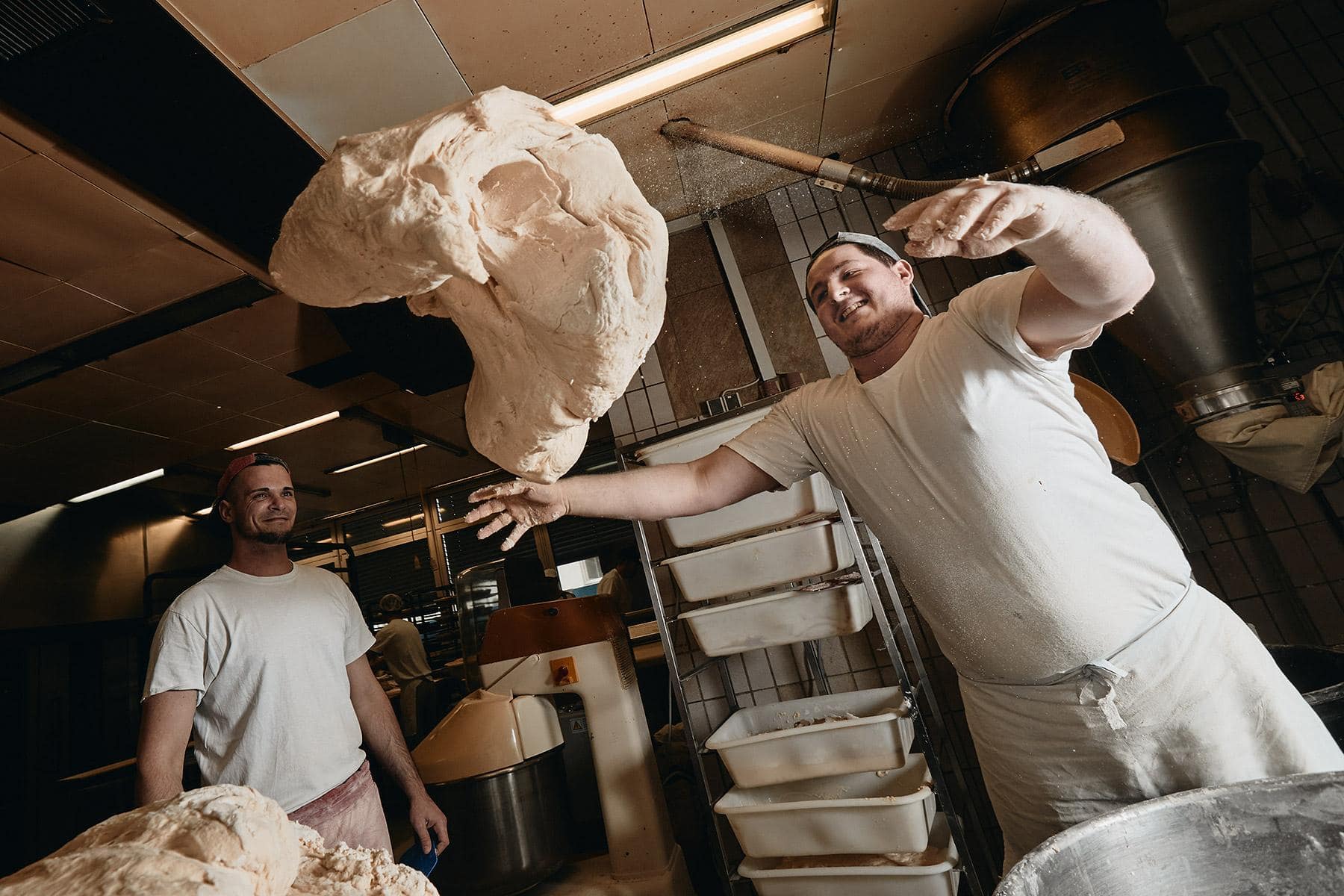 Brotherstellung, Brot, Handwerk, Backwerk, Bäckerei, Pfeifle, Andreas Gerhardt, Nacht