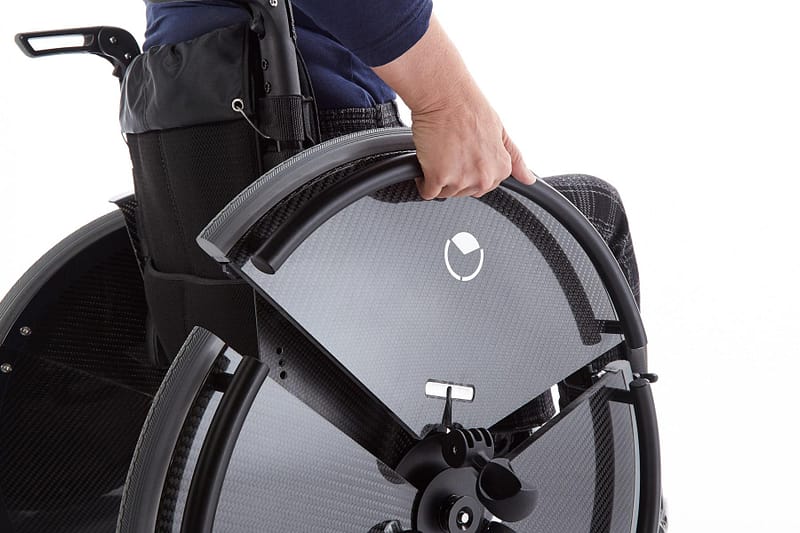 Trivida Produktaufnahmen Rollstuhl Rad Andreas Gerhardt Fotograf Freiburg Studioaufnahmen Carbon Lifestyle Handmodel