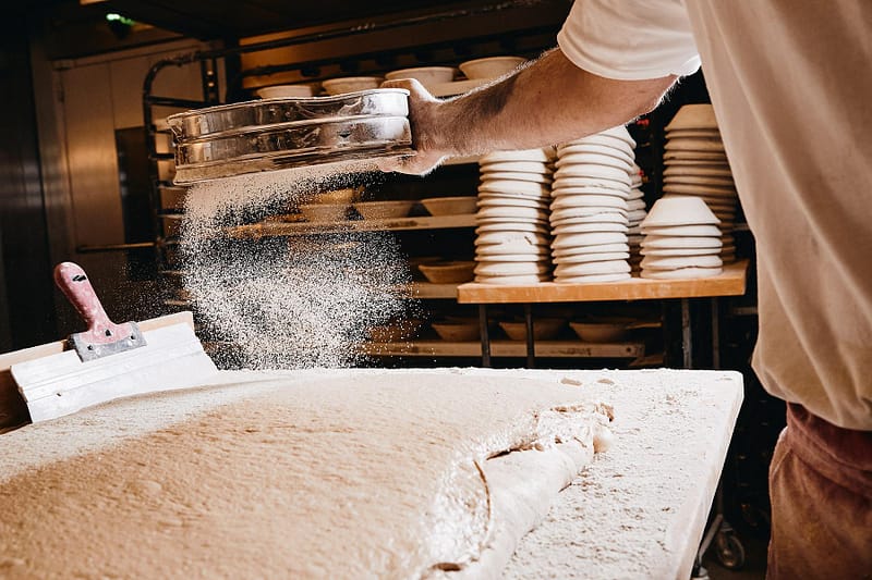 Brotherstellung, Brot, Handwerk, Backwerk, Bäckerei, Pfeifle, Andreas Gerhardt, Nacht