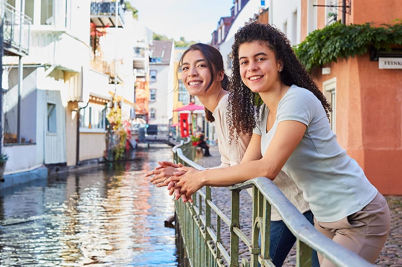 Lifestyle, Peoplefotografie, Kaplan Language School, Freiburg, Andreas Gerhardt, Fotograf, Malt, Diversität, International, Students