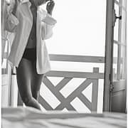 Peter Lindbergh Fotograf Trouville Deauville schwarz/weiss analog Film Smoking Women Linda nachmittags Hotel