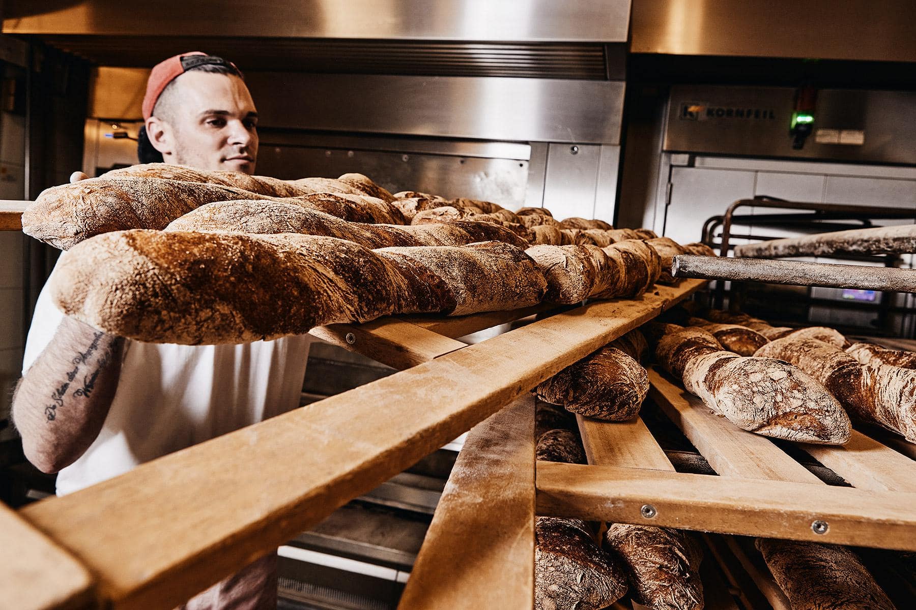 Brotherstellung, Brot, Handwerk, Backwerk, Bäckerei, Pfeifle, Andreas Gerhardt, Nacht
