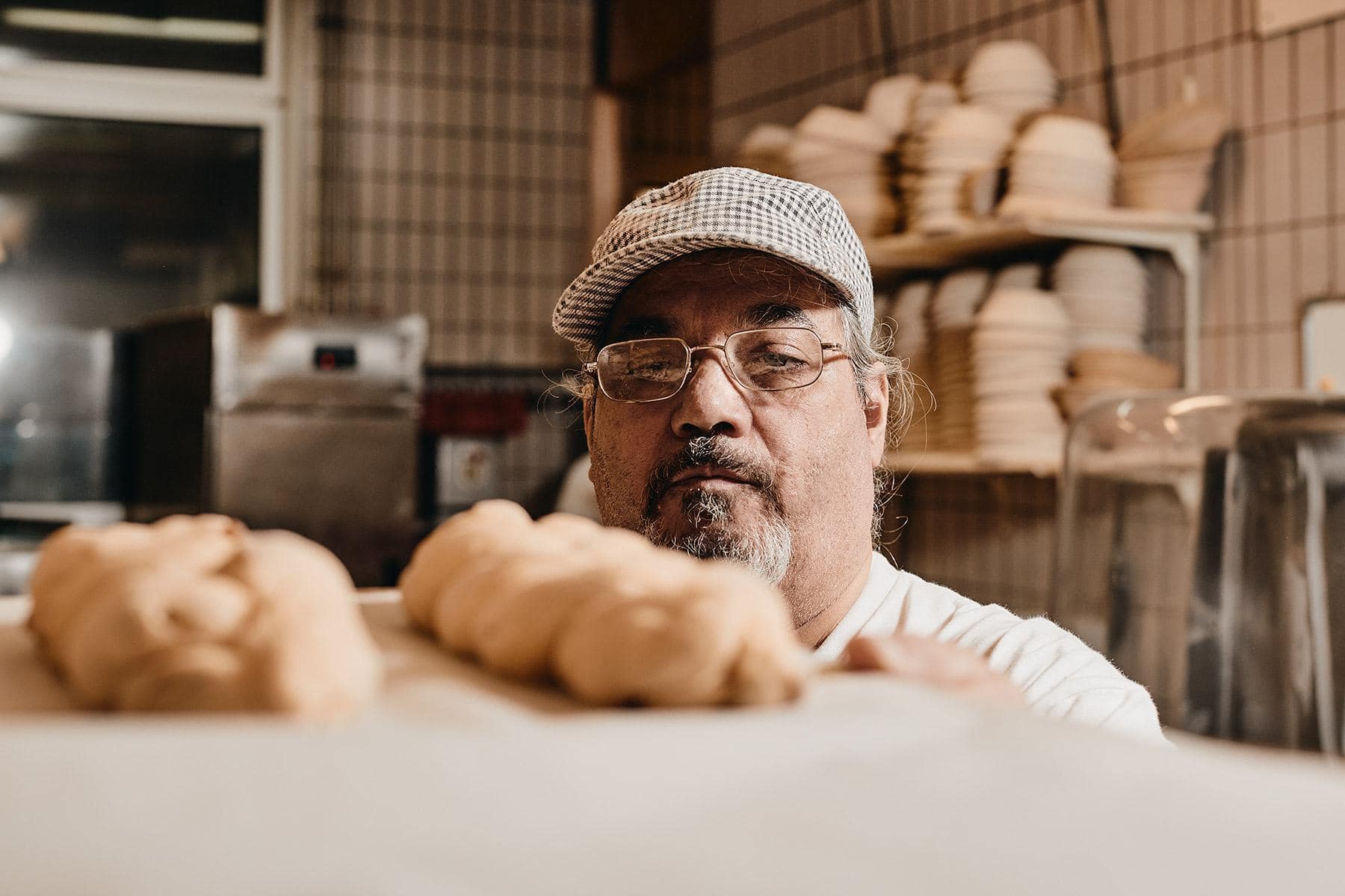 Brotherstellung, Brot, Handwerk, Backwerk, Bäckerei, Pfeifle, Andreas Gerhardt, Nacht