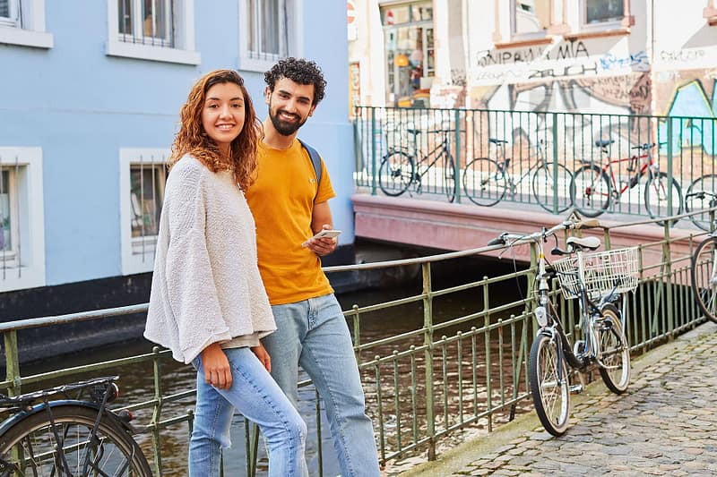 Lifestyle, Peoplefotografie, Kaplan Language School, Freiburg, Andreas Gerhardt, Fotograf, Malt, Diversität, International, Students