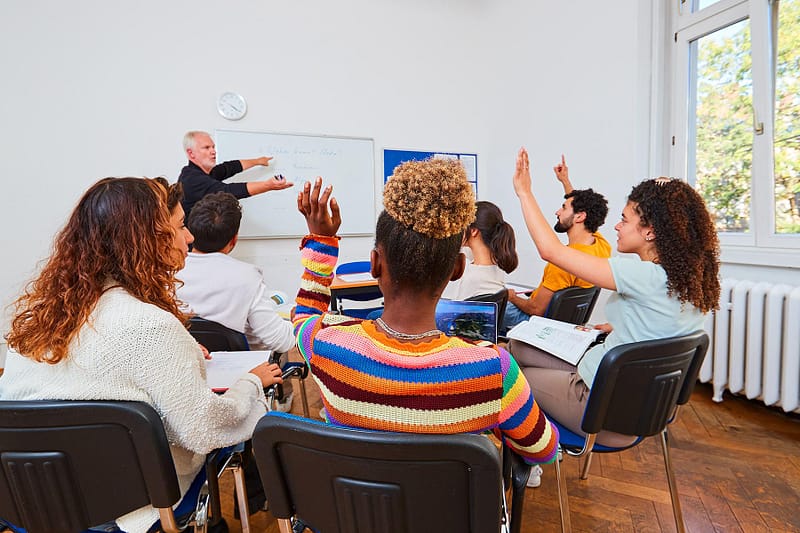 Lifestyle, Peoplefotografie, Kaplan Language School, Freiburg, Andreas Gerhardt, Fotograf, Malt, Diversität, International, Students
