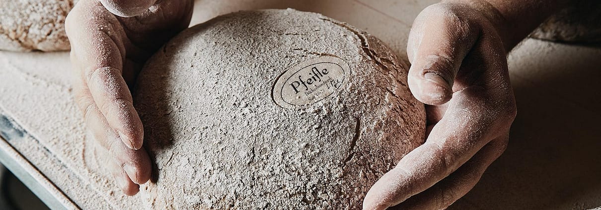 Brotherstellung, Brot, Handwerk, Backwerk, Bäckerei, Pfeifle, Andreas Gerhardt, Nacht